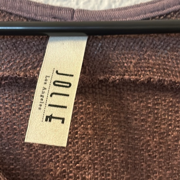 Jolie thin batwing sweater size large - Picture 3 of 5